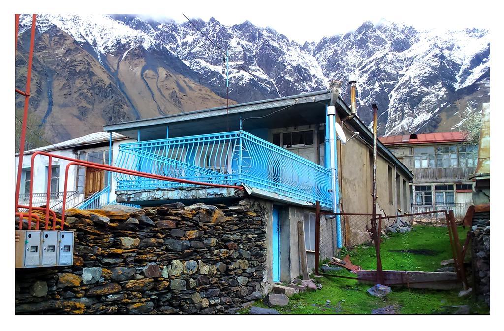 Blue Guesthouse Kazbegi Exterior foto