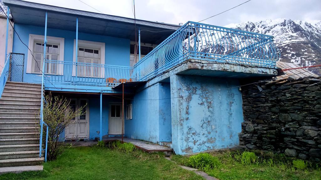 Blue Guesthouse Kazbegi Exterior foto