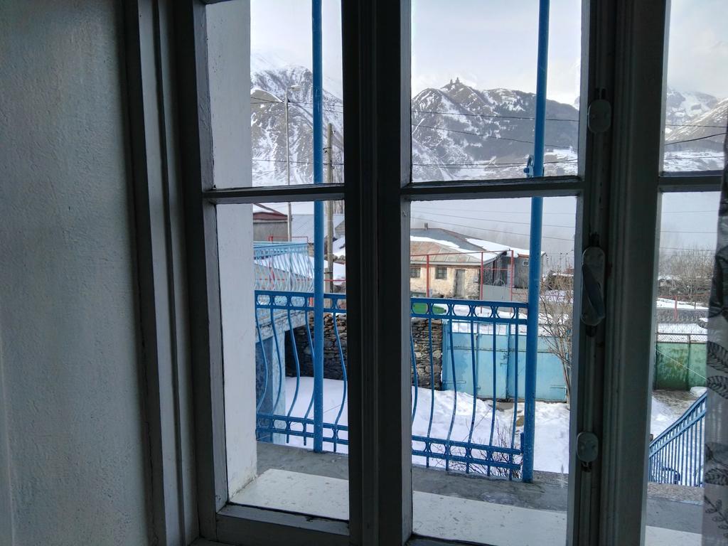 Blue Guesthouse Kazbegi Exterior foto